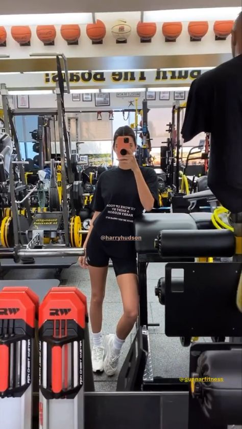 Kendall Jenner Gym, Kendall Jenner Workout, Weight Gain Workout, Mode Ulzzang, Kendall Style, Gym Fits, Bulk Up, Workout Fits, Perfect Figure