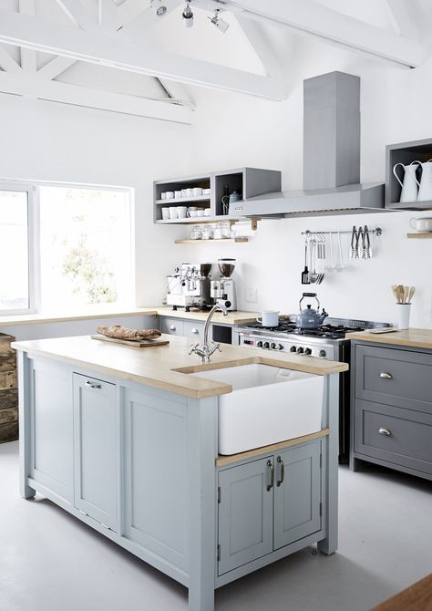 Photography + Styling  Bureaux Traditional English Kitchen, Sink In Island, Small Bathroom Sinks, Lake House Kitchen, Greenhouse Interiors, Small Kitchen Island, Old Apartments, English Kitchens, Home Magazine