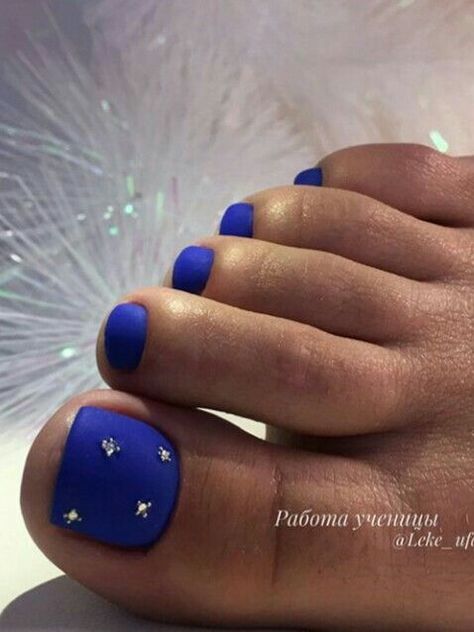 Blue ToeNails Gold Toe Nails, Blue Toe Nails, Do It Yourself Nails, Pink Toe Nails, Pedicure Designs Toenails, Toe Nail Color, Pretty Toe Nails, Cute Toe Nails, Summer Toe Nails