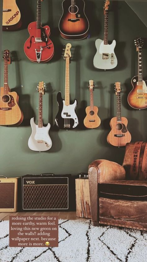 guitar room Office With Guitars, Guitar Wall Aesthetic, Guitar Feature Wall, Man Cave Music Room Ideas, Guitar Display Ideas, Guitar Room Aesthetic, Guitar Room Ideas, Townhouse Basement, Music Room Ideas