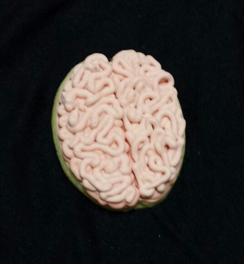 Brain Cookies Decorated, Brain Cookies, Halloween Cookies Decorated, Sugar Cookie Designs, Pretty Cookies, Fancy Cookies, Cookie Inspiration, Cut Out Cookies, Halloween Cookies