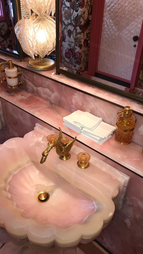 Aphrodite Themed Room, Vanities Bathroom, Bathroom Remodel On A Budget, Interior Bathroom, Remodel On A Budget, Pinterest Room Decor, Bathroom Decorating, Unique Bathroom, Budget Bathroom