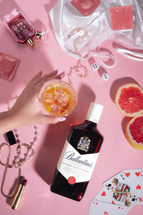 Whisky glass ballantines grapefruit jewelry pink slip dress aesthetic Pink Flatlay, Flat Photography, Flatlay Photography, Romantic Fashion, Blended Scotch Whisky, Flat Lay Photography, Photography Aesthetic, Hand Model, Scotch Whisky