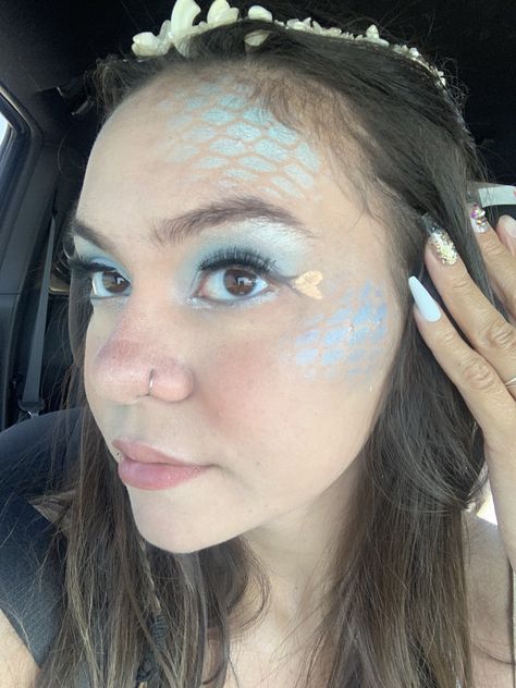 #mermaid Flounder Makeup The Little Mermaid, Mermaid Makeup Easy, Mermaid Face Makeup, Mermaid Aesthetic Makeup, Simple Mermaid Makeup, Mermaid Makeup Aesthetic, Nemo Makeup, Mermaid Costume Makeup, Simple Makeup Natural