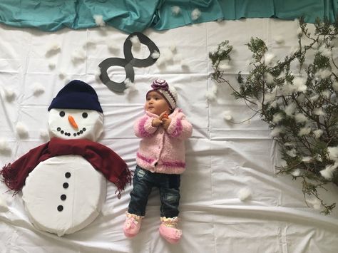 Winter Photoshoot Ideas For Baby, 8th Month Baby Photo Ideas, Winter Baby Photoshoot Ideas, Winter Baby Photoshoot, 8th Month, Monthly Photoshoot, Born Baby Photos, 8 Month Baby, Snowman Baby