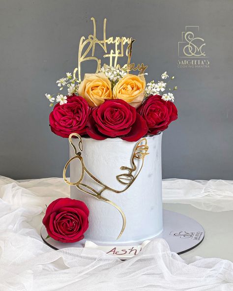 One line cake art on whipped cream Line Art Cake Design, Whipped Cream Cake Design, Line Art Cake, Wedding Cake Dark, Black Cinderella, 45 Birthday, Art Birthday Cake, Cake Varieties, Modern Birthday Cakes