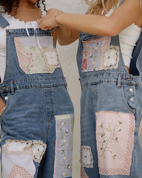 NEXT DROP LAUNCHING 11/19!!!! Two enchanted sets (brown & sage) with matching pants/shorts, a quilted tote bag, linen patchwork trousers, and NEW patchwork overalls 🌷🤎 stay tuned for an exciting giveaway tomorrow !!! Patchwork Overalls Diy, Patchwork Overalls, Linen Patchwork, Patchwork Trousers, Quilted Pants, Floral Patches, Matching Pants, Curated Vintage, Denim Patchwork