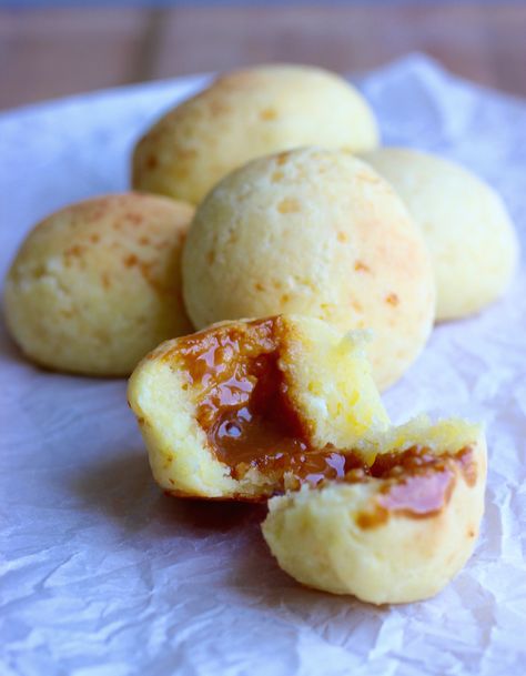 Pandebono Relleno de Arequipe (Colombian Cheese Bread Stuffed with Dulce de Leche) | My Colombian Recipes Brunch Recipes Easy, Korean Corn Dog Recipe, Colombian Breakfast, Filet Mignon Chorizo, Colombian Dishes, Colombian Recipes, Korean Corn, Corndog Recipe, South American Recipes