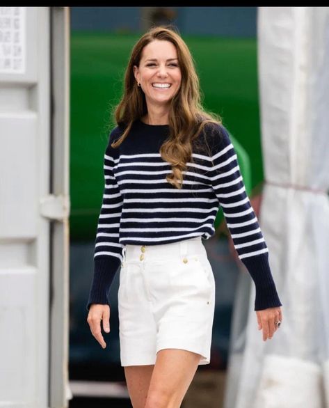 Lee Hood on Twitter: "Princess Catherine The Princess of Wales in a summer smart casual look and looking amazing #PrincessCatherine #PrincessofWales please like and retweet https://t.co/ThDlXW0sKP" / Twitter J Crew Outfits, Prince William And Catherine, J Crew Style, Catherine Middleton, Kate Middleton Style, Pippa Middleton, Blue Striped Dress, Duchess Catherine, Princesa Diana