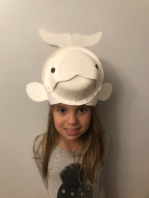 Beluga whale hat/head band with a paper bowl! Whale Costume Diy, Ocean Hat, Hat Activity, Animal Masks Diy, Whale Costume, Ice Theme, Baby Beluga, Whale Dress, Ocean Animal Crafts