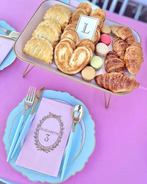 Laduree Party, French Themed Birthday, Tea Party Birthday Ideas, French Tea Parties, Paris Party Decorations, Parisian Party Theme, French Themed Parties, French Party, Parisian Party