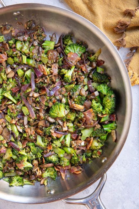 Sauteed Broccoli and Mushrooms with Crispy Bacon and Parmesan Broccoli And Mushrooms Side Dish, Easy Turkey Recipes Thanksgiving, Side Vegetables, Mushrooms And Broccoli, Sauteed Broccoli, Broccoli And Mushrooms, Sautéed Broccoli, Mushroom Side Dishes, Broccoli Side Dish