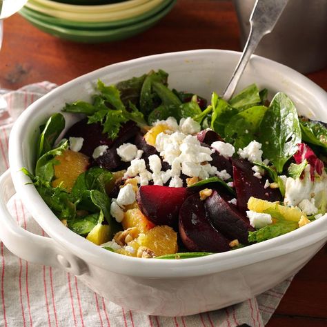 This roasted beet salad combines tender roasted beets, creamy goat cheese and crunchy walnuts. It’s an easy and colorful dish. Recipe Beets, Louisiana Chicken Pasta, Cheesecake Factory Copycat, Winter Salads, Orange Vinaigrette, Cheesecake Factory Recipes, Nourishing Food, Monthly Menu, Recipes Salads