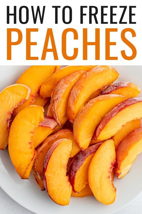 Don't let fresh peaches go to waste! Here's a step by step guide for how to freeze peaches while they're perfectly ripe so you can use them all year long in your favorite peach recipes. Freezing Peaches, Grilled Salmon Salad, Peach Smoothie Recipes, 10 Minute Meals, Frozen Peaches, How To Peel Peaches, Eating Bird Food, Peach Crisp, Peach Puree