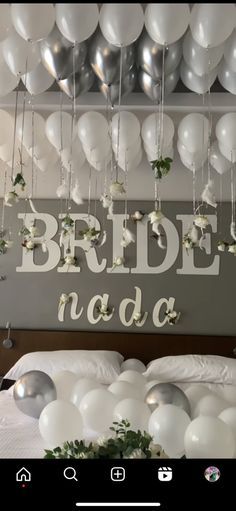 Bridal Hotel Room Decor, Bride Room Decoration Ideas, Bride Decoration, Bridal Room Decor, Hotel Room Decoration, Bride To Be Decorations, Seafood Feast, Brides Room, Bridal Room