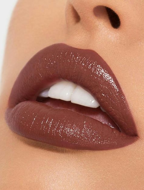 Kylie Cosmetics Lipstick in Chocolate Souffle. Souffle Chocolate, Magazine Makeup, Lipstick For Fair Skin, Chocolate Souffle, Lipstick Designs, Lipstick Kit, Luxury Magazine, Lipstick Art, Creme Lipstick