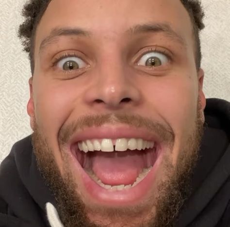 Curry Memes, Funny Basketball Pictures, Stephen Curry Wallpaper, Curry Wallpaper, Curry Nba, Stephen Curry Basketball, Nba Funny, Curry Warriors, Nba Stephen Curry