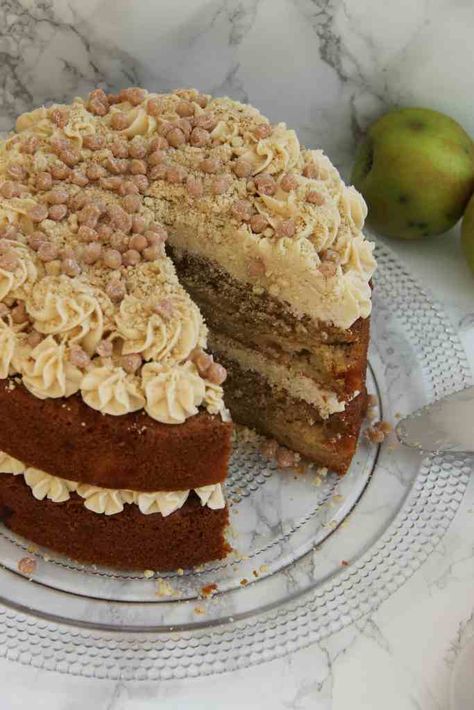 Apple Crumble Cake! - Jane's Patisserie Apple Crumb Cake Recipe, Crumble Cake Recipe, Easy Apple Crumble, Apple Crumble Cake, Crumb Coffee Cakes, Apple Crumb Cakes, Patisserie Cake, Janes Patisserie, Crumb Cake Recipe