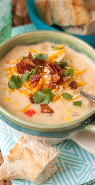 Southwest Potato and Corn Chowder Potato Corn Chowder, Loaded Potato Soup, Corn Chowder Recipe, Savory Soups, Corn Chowder, Chowder Recipes, Soup And Sandwich, Bowl Of Soup, Triple Sec