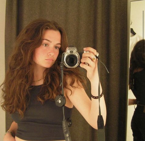 Film Mirror Selfie, Film Camera Mirror Selfie, Polaroid Mirror Selfie, Mirror Camera Selfie, Digital Camera Mirror Selfie, Marauders Painting, Mirror Selfie With Camera, Digital Selfies, Hipster 2010s