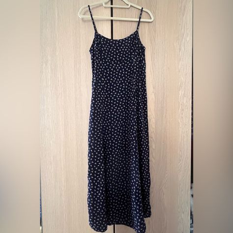 Navy Blue Dress With White Floral Print From Brandy Melville Brandy Melville Dress, Navy Blue Dress, Navy Blue Dresses, Blue Dress, Brandy Melville, Brandy, White Blue, Dresser, Blue White