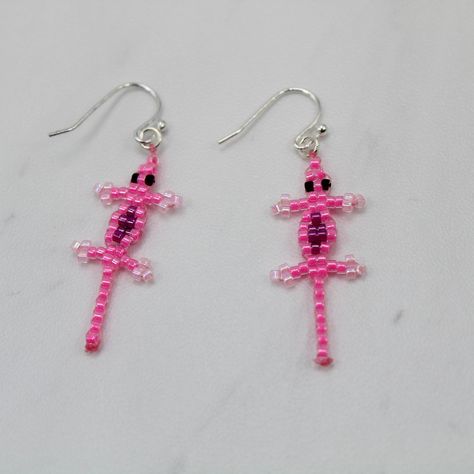 Handmade Fun Beaded Dangle Earrings, Bead Earring Ideas, Handmade Fun Dangle Beaded Earrings, Beaded Earrings Animals, Beaded Earring Ideas, Funky Earrings Diy, Pink Beaded Earrings, Lesbian Earrings, Weird Earrings Aesthetic