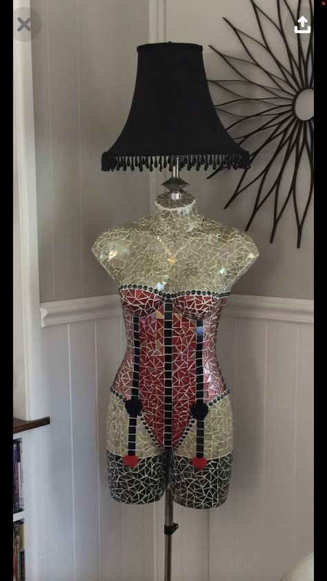 Diy Manequin Ideas, Mosaic Mannequin Torso, Manequin Ideas Decor, Mannequin Art Ideas, Manequin Ideas, Manaquin Art, Manikin Art, Mannequin Light, Mosaic Mannequin