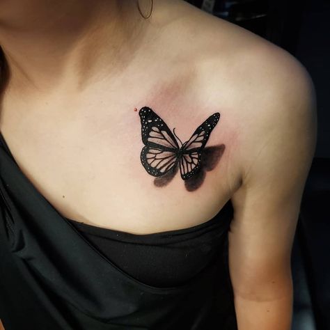 Tatuagem de borboleta 3D: 80 ideias para tattoos cheias de personalidade White Butterfly Tattoo, A Butterfly Tattoo, Tato 3d, Realistic Butterfly Tattoo, Best 3d Tattoos, Butterfly Tattoos Images, Black Butterfly Tattoo, Monarch Butterfly Tattoo, 3d Butterfly Tattoo