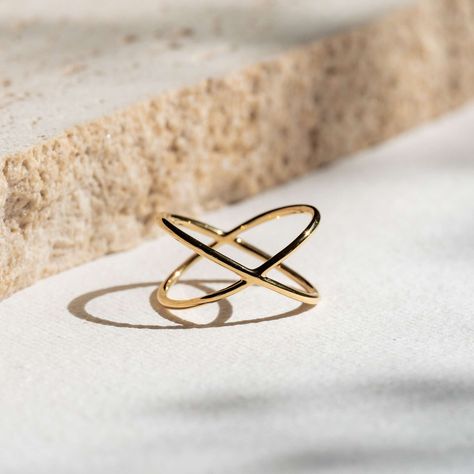 Gold Criss Cross Ring, Cross Ring Gold, Modern Rings, Simple Rings, Criss Cross Ring, High Jewelry Ring, Gold Jewelry Simple Necklace, Simple Ring, Gold Jewelry Simple