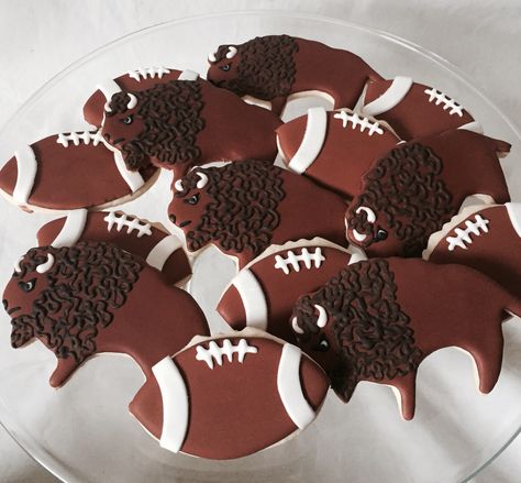 Bison Cookies Decorated, Buffalo Cookies Decorated, Buffalo Cookies, Cookies Football, Cutout Cookie, Ndsu Bison, American Cookies, Farm Cookies, Football Cookies