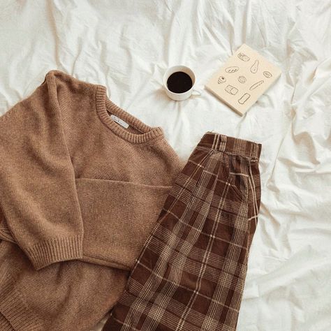 Academia Pajamas, Dark Academia Pajamas, Clothes Dark Academia, Pajamas Aesthetic, Seoul Fashion Week, Autumn Morning, Brown Outfit, Beige Aesthetic, Aesthetic Aesthetic