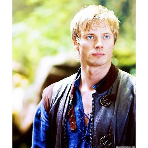 Rei Arthur, Prince Arthur, Merlin Colin Morgan, Merlin Series, Merlin Bbc, Roi Arthur, Merlin Fandom, Merlin Cast, Bbc Tv Series