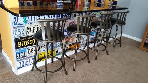 License plates for breakfast bar wall Breakfast Bar Wall, Indoor Outdoor Garage, Garage Bar Ideas, License Plate Ideas, License Plate Decor, License Plate Crafts, Ideas Room Decor, Outdoor Garage, Car Number Plates