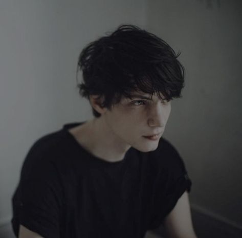 dark hair boy tumblr aesthetic Guys With Black Hair, Black Hair Boy, Black Hair Aesthetic, The Dark Artifices, Male Character, Boy Character, Hair Images, Short Black Hairstyles, Grunge Hair