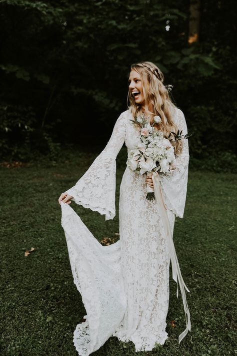 Homegrown Rock Quarry Farm Wedding in Chapel Hill Summer Lace Wedding Dress, Batwing Sleeve Wedding Dress, Hippie Bride, Backless Bridal Gowns, Garden Wedding Dresses, Boho Wedding Dress Lace, Celestial Wedding, How To Pose, Boho Wedding Dress