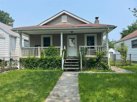 1262 MINNESOTA AVE COLUMBUS, OH 43211 3 Bedrooms 2 Bathroom $700 Rent 985 square feet Economical living in this single-family 3 bedroom, 2 bath home. Living space includes decorative fireplace, shared doorway between bedrooms. Call for more details: (800) 467 5324 #badcredit #pasteviction #lowincome #houserent #homerent #rentalhouse #houseforrent #rent #house #apartmentrent #renttowown #renttoOwn #rentown #badcreditscore #lowcredit Low Income House, Low Income Apartments, Decorative Fireplace, Low Income Housing, Rent House, Usa House, Family Apartment, House For Rent, 3 Bedroom Apartment