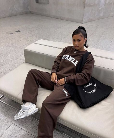 Adanola Aesthetic, Tracksuit Outfit Women, Brown Tracksuit, Sweatsuit Outfit, Pick Your Outfit, Essential Sweatpants, Loungewear Outfit, Retail Store Interior Design, Girl Goals