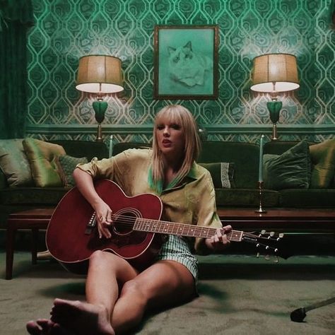 Taylor Swift Lover Music Video, Green Taylor Swift, Lover Music Video, Taylor Swift Green, Korean Girl Style, Lover Taylor Swift, Taylor Swfit, Lover Album, Lover Taylor