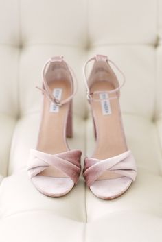 Hotel Beach, Pretty Heels, Luxury Wedding Planner, Fancy Shoes, Shoe Inspiration, Beach Design, Wedding Southern California, Wedding Heels, Bride Shoes