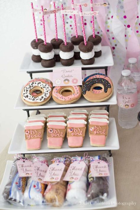 Donut Theme Party, Doughnut Party, Donut Themed Birthday Party, Pastel Cupcakes, Sprinkle Shower, Donut Birthday Parties, Sprinkle Baby Shower, Baby Shower Party Ideas, Baby Shower Brunch