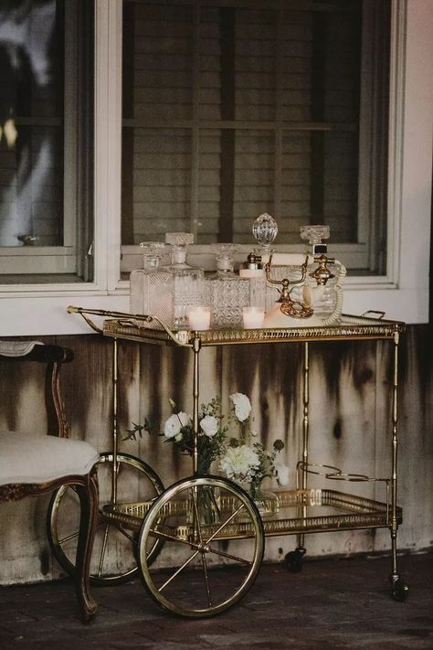 Art Deco Wedding Ideas, Art Deco Wedding Theme, Old Hollywood Wedding, Gold Bar Cart, Vintage Bar Carts, Bar Cart Styling, Hollywood Wedding, Multicultural Wedding, Bar Cart Decor