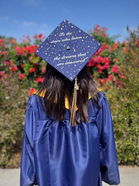 Celestial Graduation Cap, Acotar Graduation Cap, Graduation Cap Pictures, Caps Decoration, Graduation Drawing, Congratulations Cake, College Grad Cap Ideas, Grad Cap Decorated, Masters Graduation