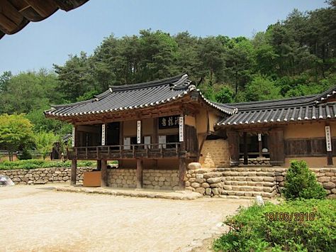 Hanok (Korean old house), South Korea Old Korean House, Korea Garden, Korea Scenery, Hanok House, Korean Traditional House, Traditional Architect, Korean House, Pagoda Temple, Japanese House Design