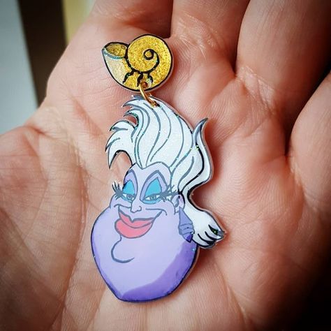 Disney Ursula, Beetlejuice, Enamel Pins, Mermaid, Collar, Halloween, Disney