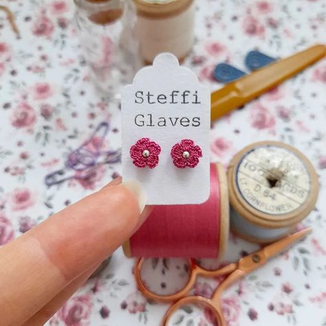 On my to-crochet-list, these little pink ear studs in every possible colour, with a 0.4mm hook...or maybe 0.5... haven't decided yet 🥰 . #Microcrochet #crochetearrings #prettyinpink #microcrochetjewellery #miniaturelovers #crochetjoy #crochetorders #earstuds #colourfulcrochet #crochetjoy #createmakeshare Micro Crochet Flower, Crochet Flower Earrings, Kawaii Flower, Second Wedding Anniversary, Earrings Kawaii, Micro Crochet, Flower Ear, Tiny Flowers, Pink Earrings