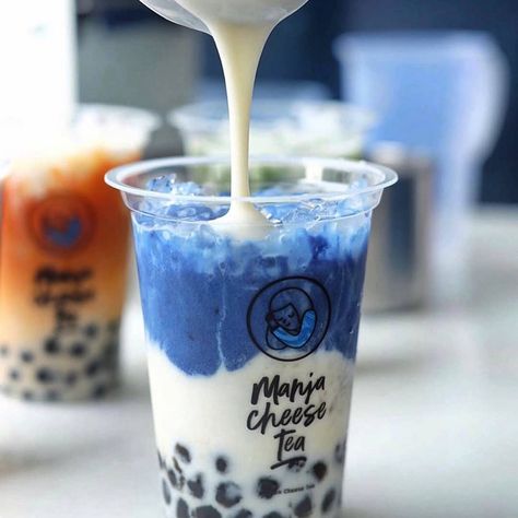 Blue matcha with milk cap or cheese milk foam on top! Blue Boba, Cheese Foam, Cheese Tea, Blue Matcha, Bubble Tea Shop, Bubble Tea Boba, Boba Drink, Bubble Milk Tea, Tea Cafe