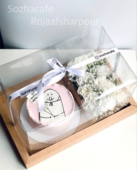 Cake And Flower Box Gift, Planet Cake, Amazing Food Platters, Wedding Gift Hampers, Cupcake Packaging, Small Birthday Cakes, Gift Box Cakes, Bakery Decor, Fresh Flower Cake