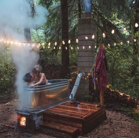 Glamping Activities, Diy Hot Tub, Outdoor Bathtub, Outdoor Bathroom Design, Outdoor Tub, Outdoor Baths, Tub Ideas, Outdoor Bath, Outdoor Bathrooms