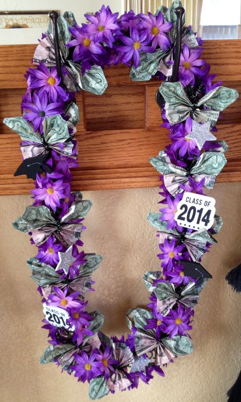 $144 graduation Lei, meaning there are 24x$6 butterflies on it. Grad Lays, Christmas Tree Colored Lights, Butterfly Money, Hs Graduation Gifts, Grad Leis, Money Bouquets, Lei Diy, Graduation Leis Diy Ribbons, Money Lei Diy