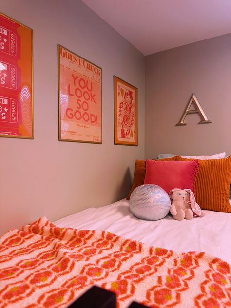 College Dorm Room Ideas Pink And Orange, Wvu Dorm Room, Pink And Orange Dorm Decor, Pink And Orange Dorm Room Ideas, Pink And Orange Dorm Room Aesthetic, Pink Orange And Blue Bedroom, Orange Dorm Room Ideas, Orange And Pink Bedroom, Pink And Orange Room